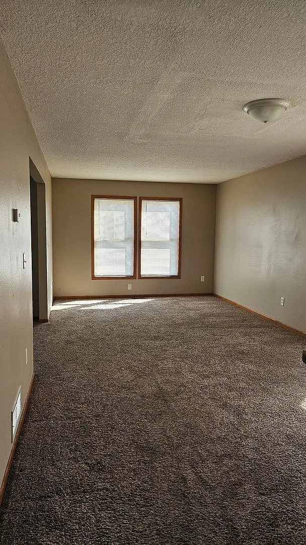 3 bedroom north side of Des Moines — Photo 4
