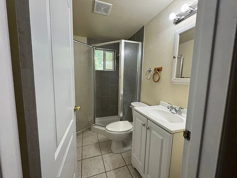 6542 Leesburg Pl — Photo 14
