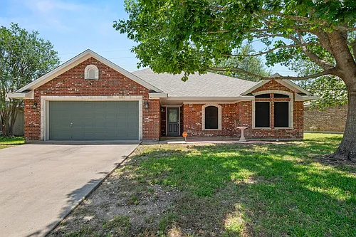 426 Armstrong Dr Photo 1