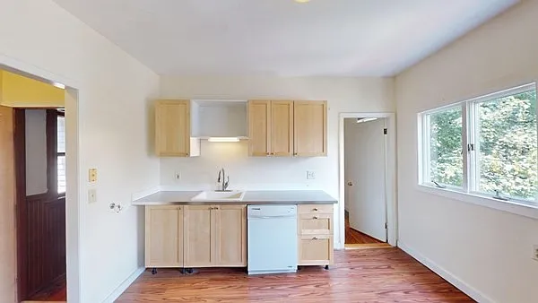 22 Boynton St #R3 — Photo 3