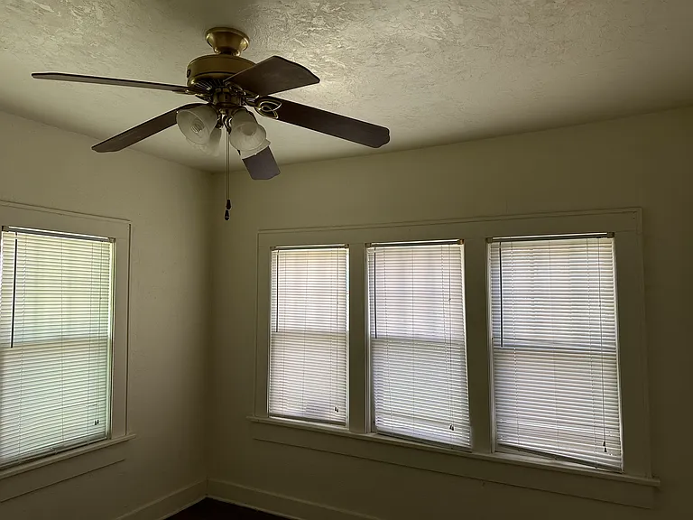 1619 W Murdock St #1619 — Photo 13