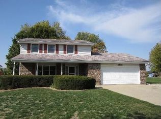 1213 Lakewood Dr, Somonauk, IL 60552