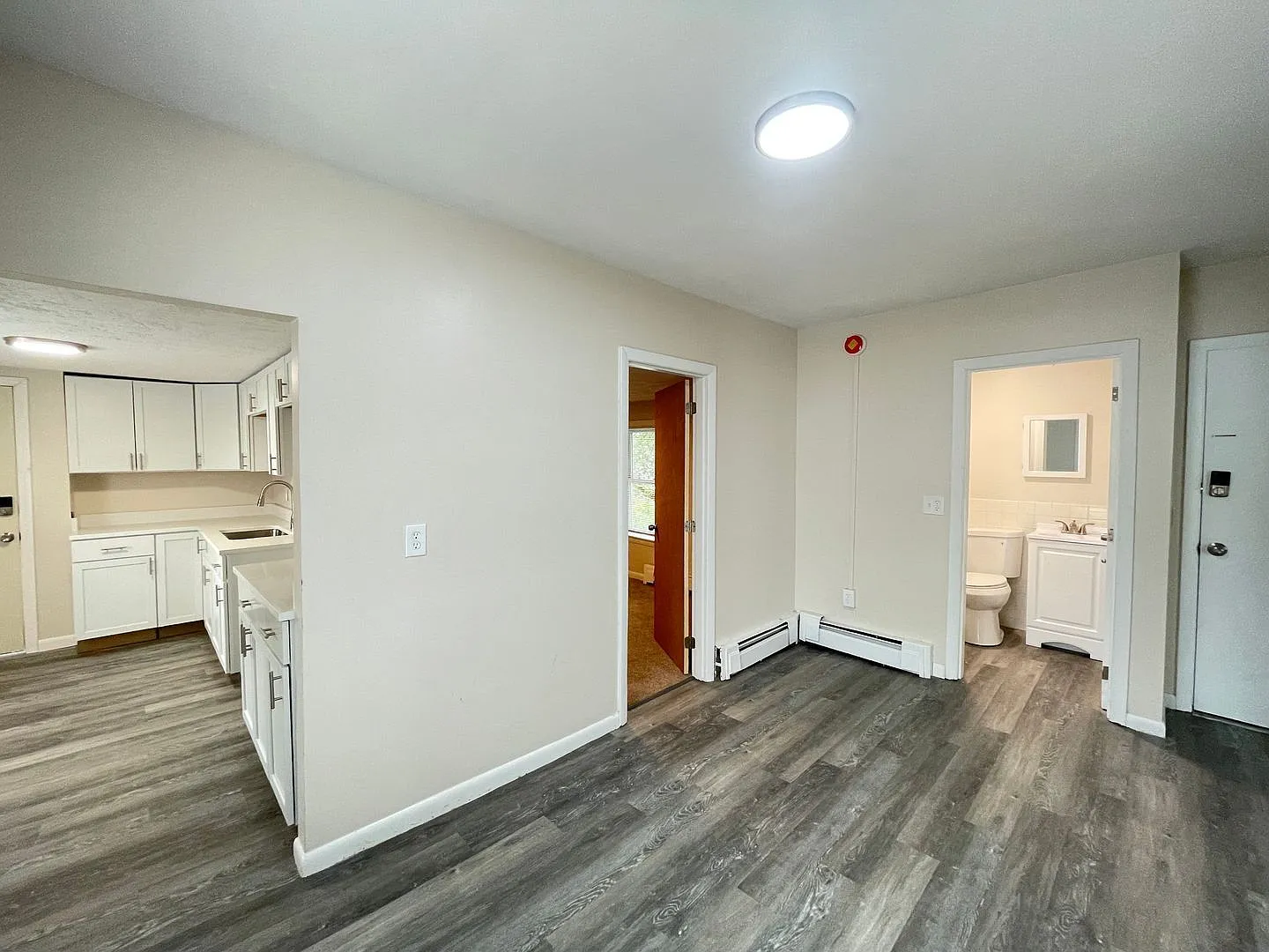 2 bed, 1.0 bath, $1,795 — Photo 4