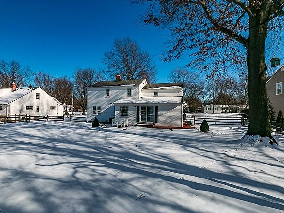 4th image of 856 Eastlawn Dr