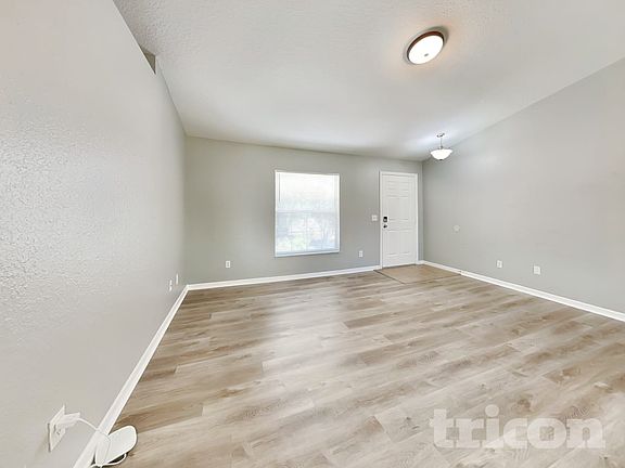 2nd image of 291 Lake Eloise Pointe Blvd