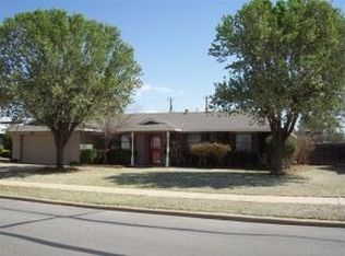 2400 N Robin St, Altus, OK 73521