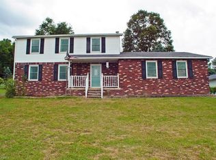 83 Bay Dr, New Cumberland, WV 26047