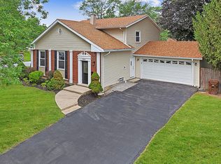 17804 Grandview Dr, Hazel Crest, IL 60429