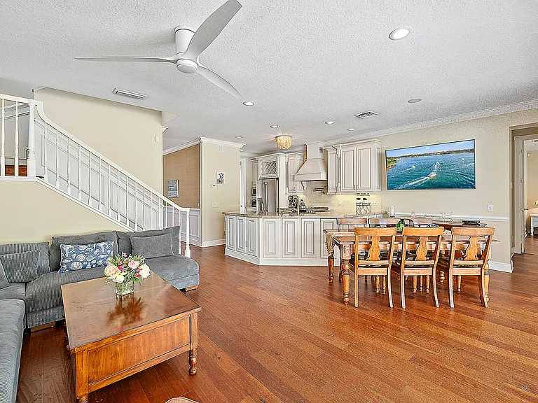 140 Sweet Bay Cir — Photo 12