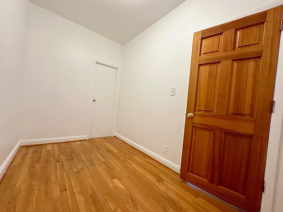 4th image of 657 Humboldt St #2