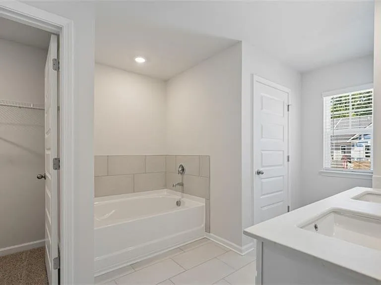 1404 Gray Branch Dr — Photo 12