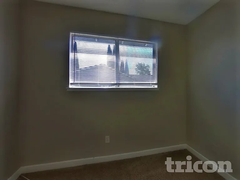 1104 Waxwing Dr — Photo 9