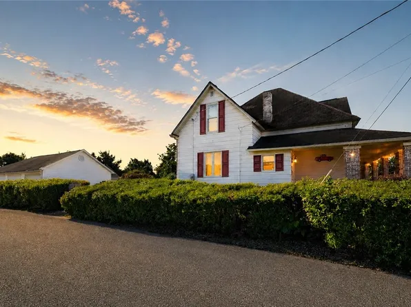 301 Pleasantview Ave, Butler, PA 16001