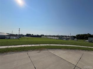 1649 Redbud Ln, Perryville, MO 63775