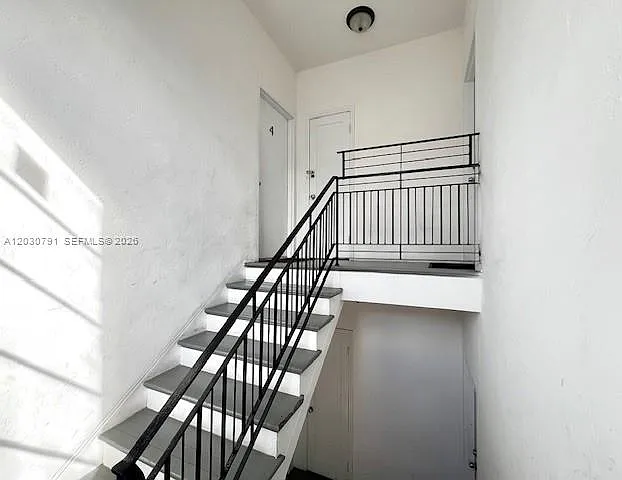 601 7th St #4 — Photo 23