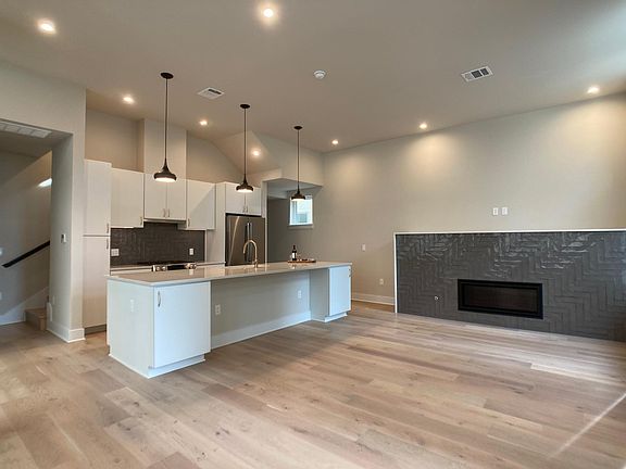 gas enclosed fire place