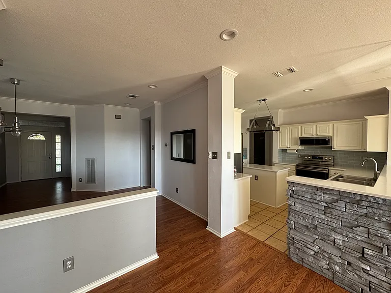 22407 Madison Park — Photo 15