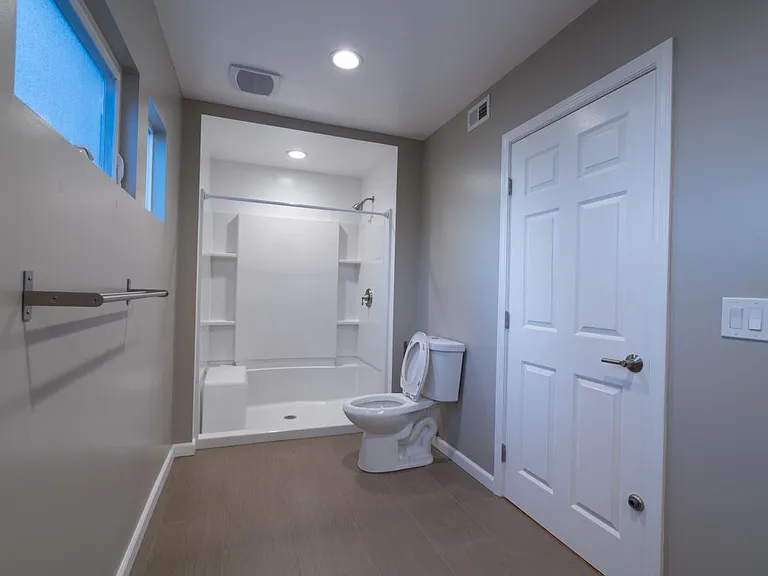 Master bathroom downstairs