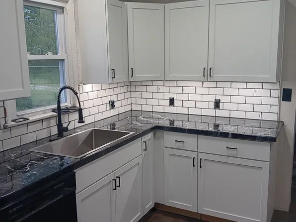 104 Center St, Windsor, MO 65360