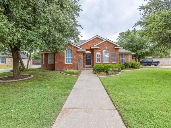 1421 7th St, Shallowater, TX 79363