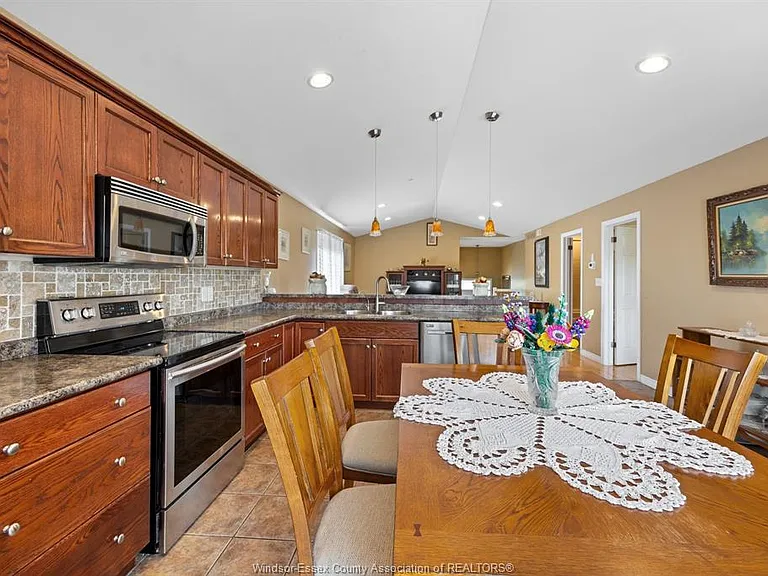 2315 Kevin St — Photo 12