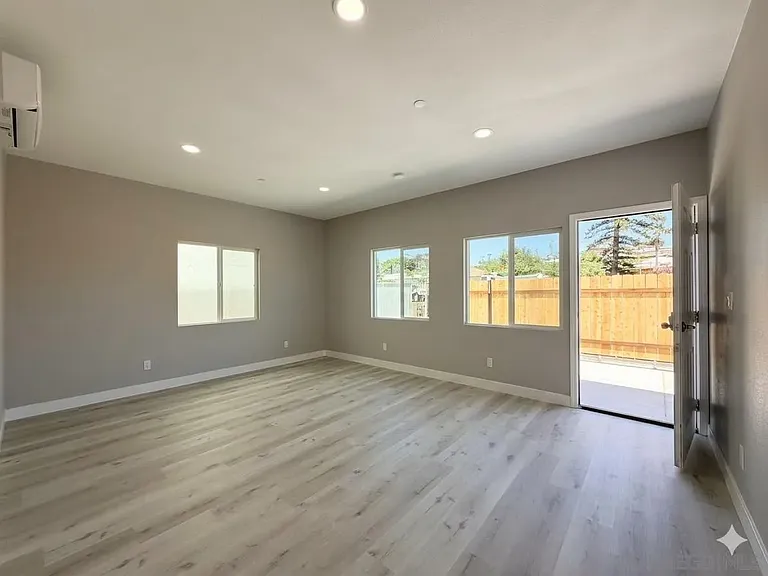 5370 Nutmeg St — Photo 4