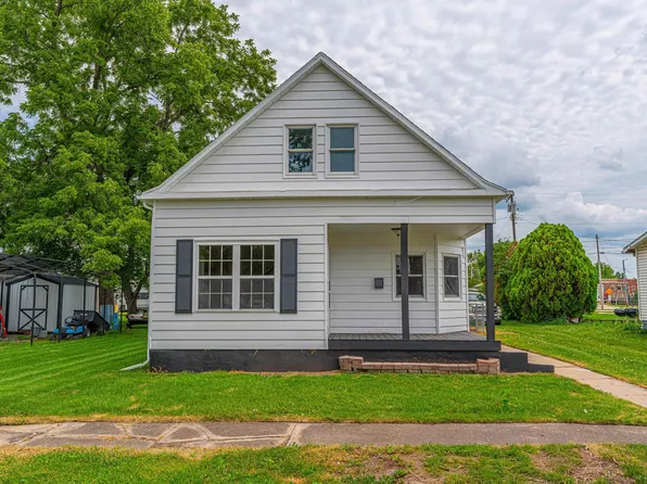 102 NE 2nd St, Atlanta, IL 61723