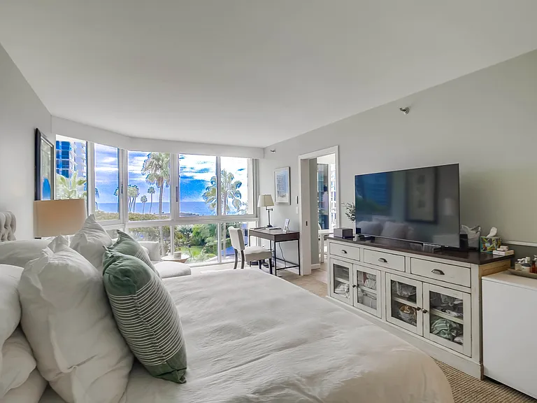 1750 Avenida Del Mundo #308 — Photo 27