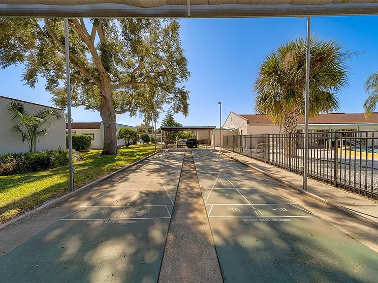 13827 Mission Oaks Blvd — Photo 40