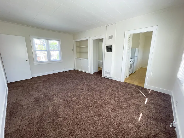 803 Lindaraxa Park N — Photo 2