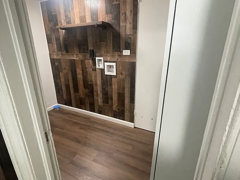 314 W College St — Photo 13