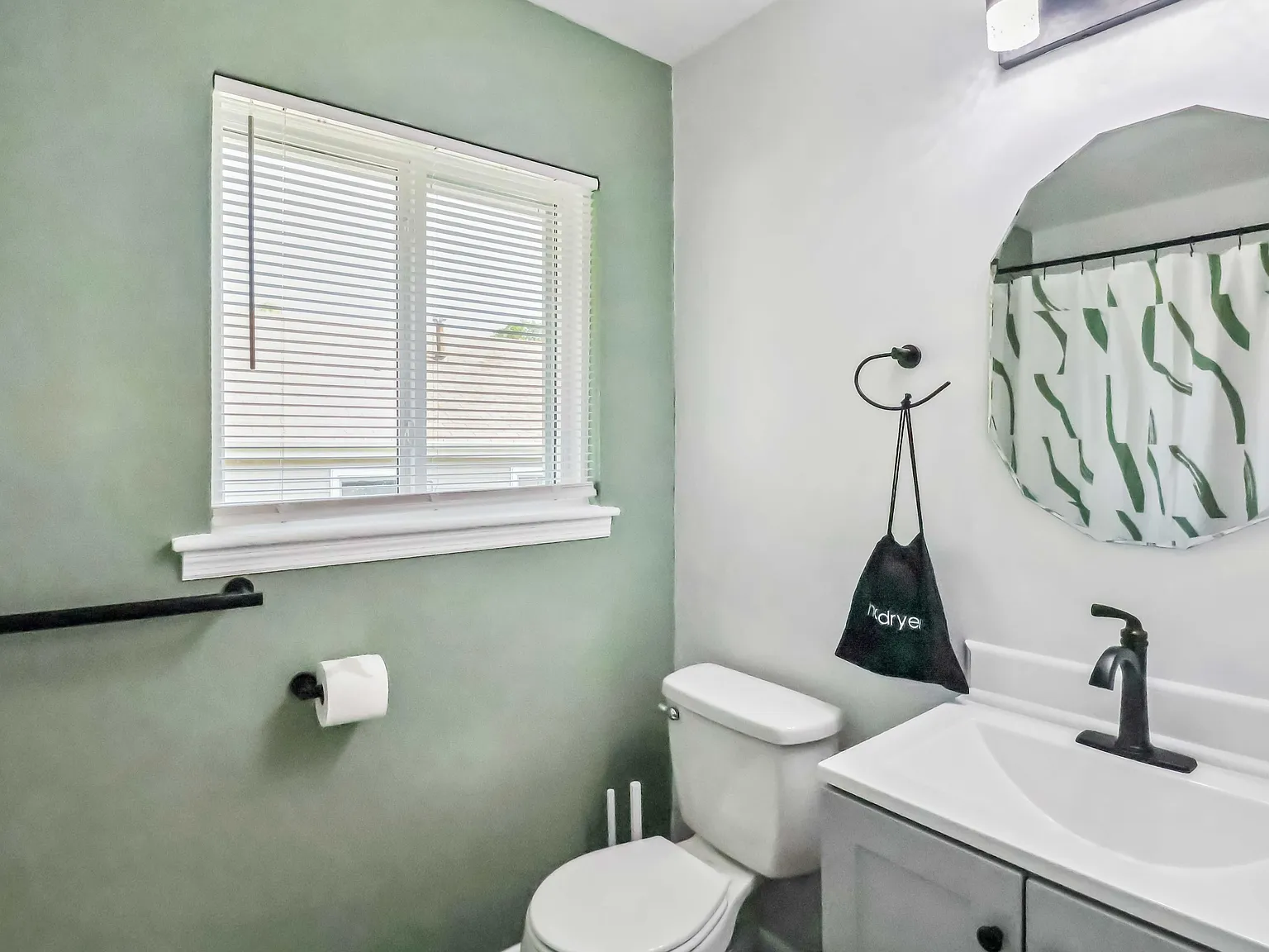 2 bed, 1.0 bath, $2,150 — Photo 4