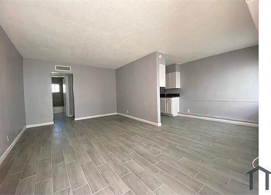 1st image of 216 W Philadelphia Ave APT 7
