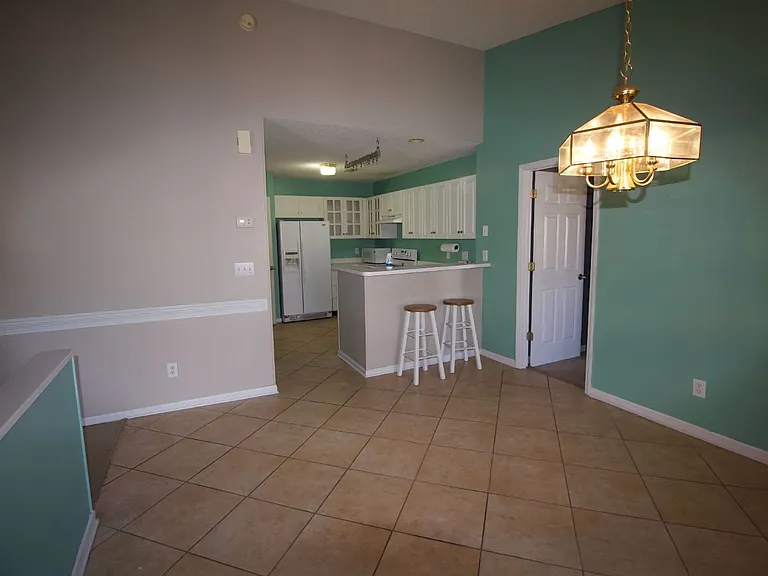 120 Breezewood Dr — Photo 21