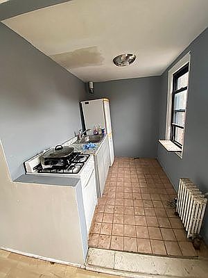 3rd image of 208 Columbia St #3
