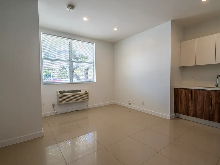 924 Marseille Dr #6 — Photo 7