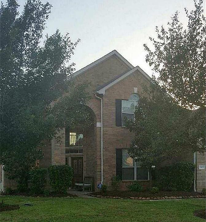 1st image of 2404 Sail Port St