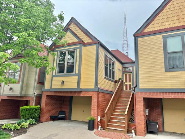 107 E 29th St #107