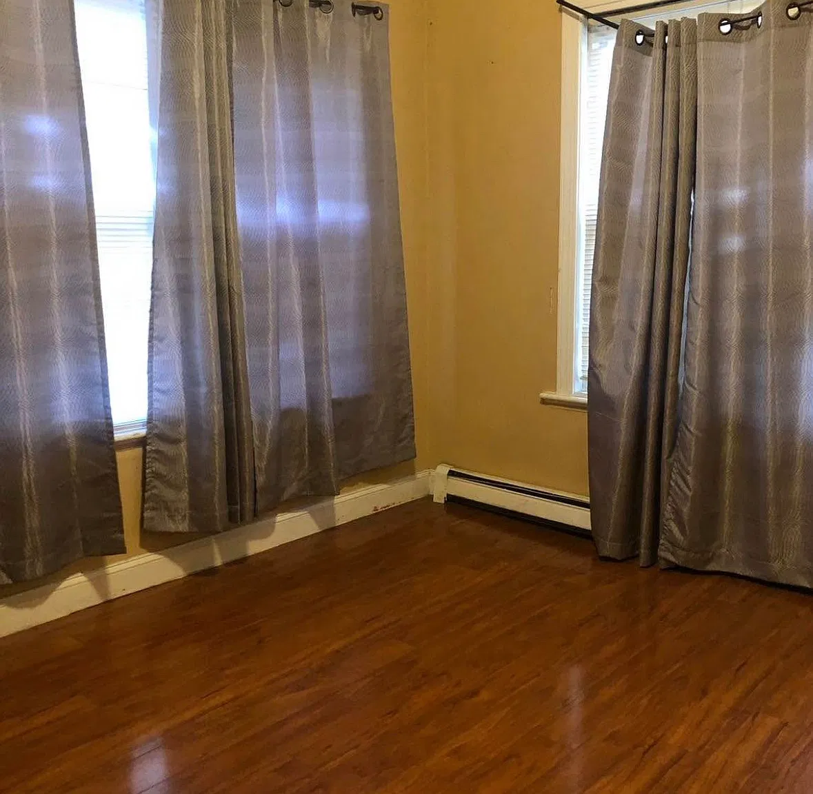 4 bed, 1000 sqft, $2,500 — Photo 2