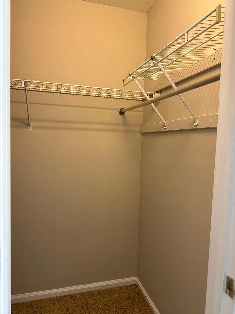 3 bed, 2.5 bath, 1518 sqft, $2,100 — Photo 4