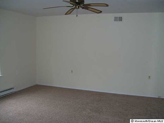 5th image of 682 Huntington Drive #A