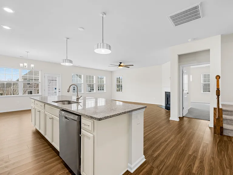 2207 Restina Dr — Photo 10