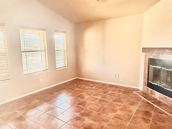 4th image of 870 Sierra Verde
