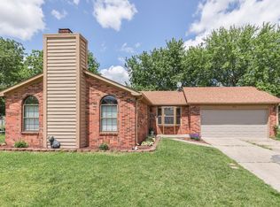 976 Spring Meadow Dr, Greenwood, IN 46143