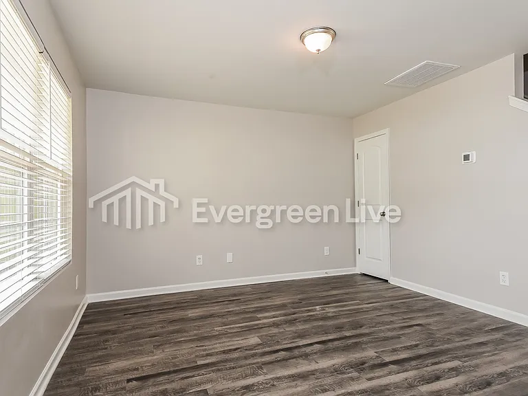 704 Quail Ln — Photo 6