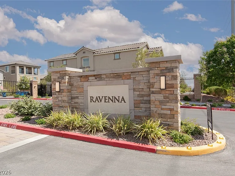 8045 Skye Foxx St — Photo 34