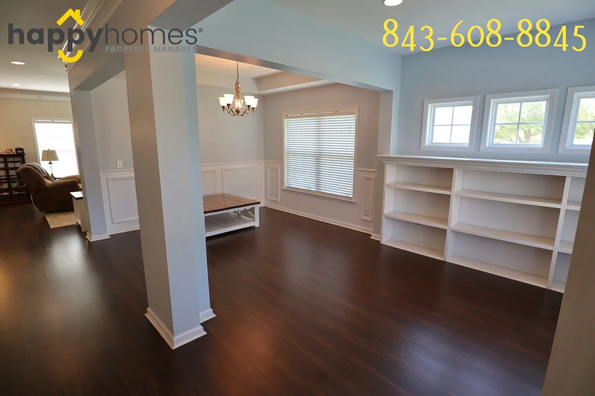 Building Photo - 9650 Islesworth Way