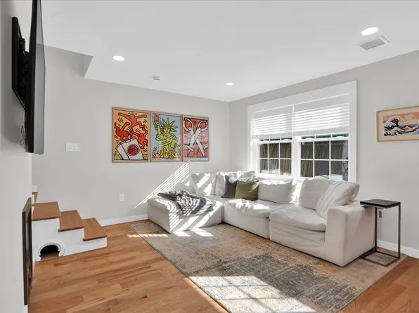 305 Sherman Avenue image 5 of 48