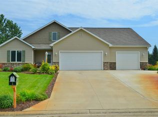 5403 N Sawgrass Ln, Leesburg, IN