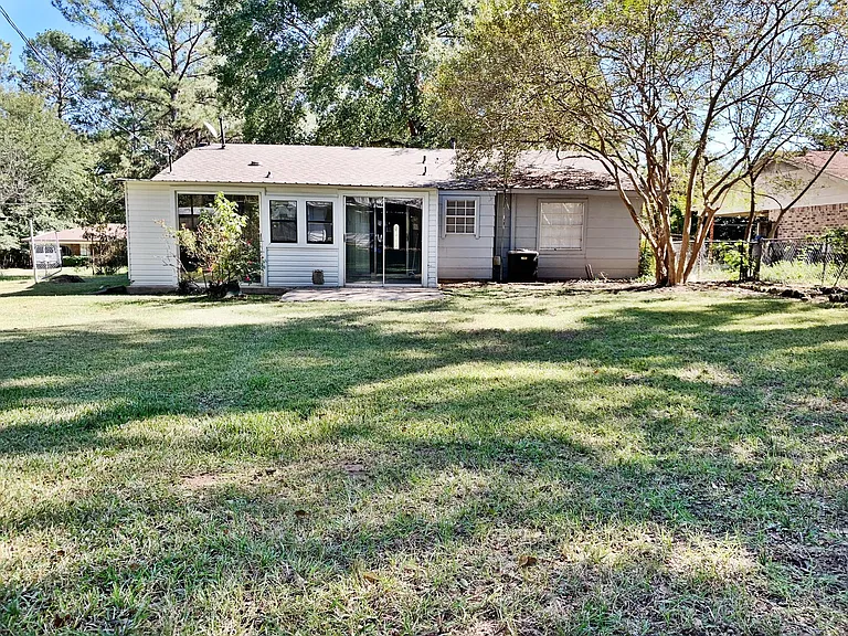 8006 Hobbs Dr — Photo 14